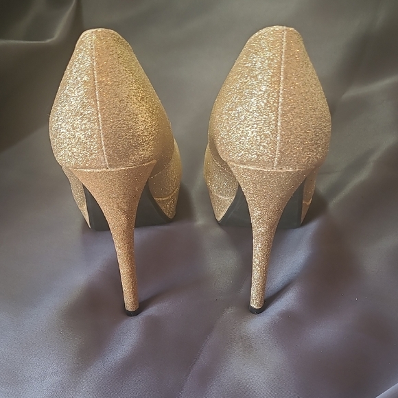 Elegant Gold Glitter Platform High Heels - Picture 3 of 6